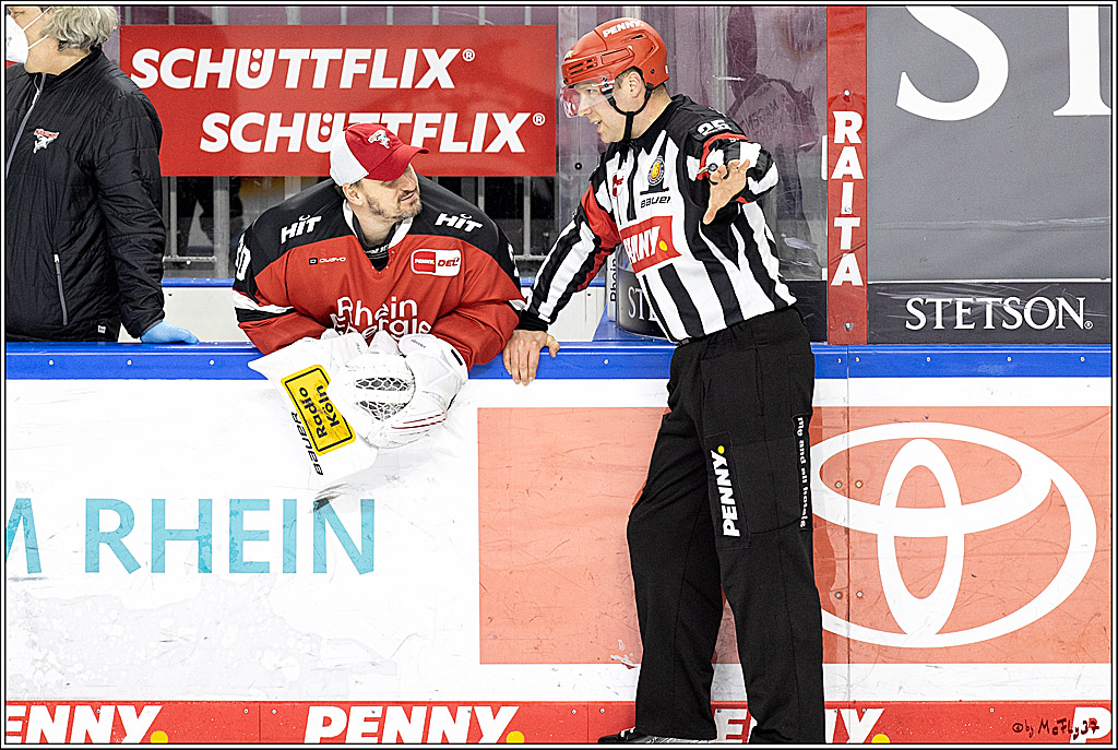 PENNY DEL;  Koelner Haie - Adler Mannheim; Koeln, 02.01.2022